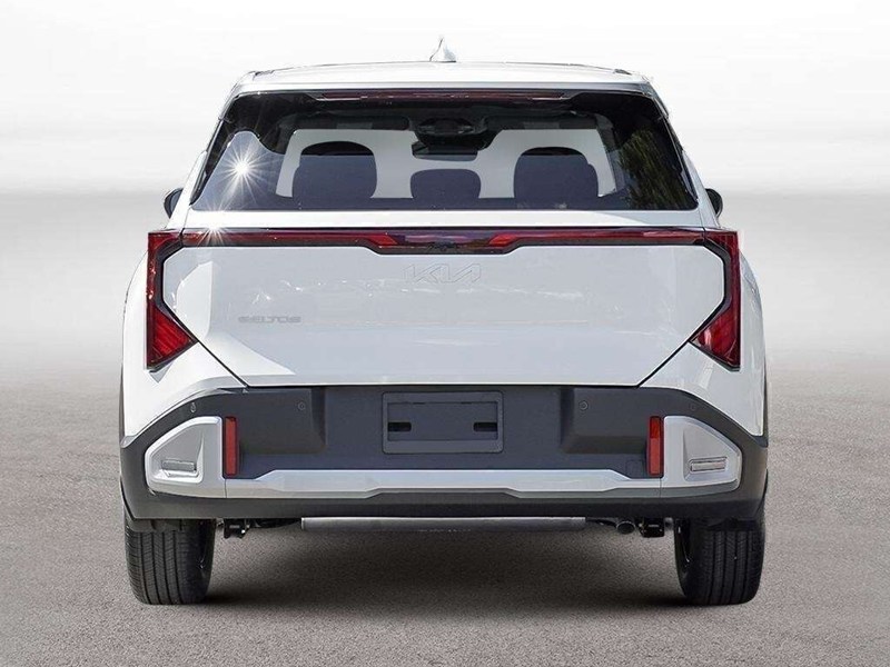 2027 Kia Seltos LX FWD