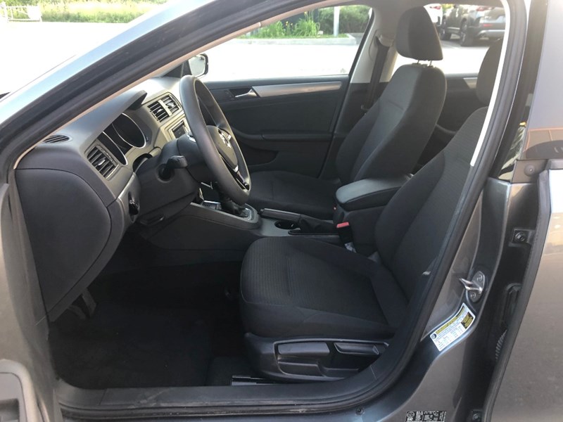 2016 Volkswagen Jetta Trendline | 2 Sets of Wheels Included!