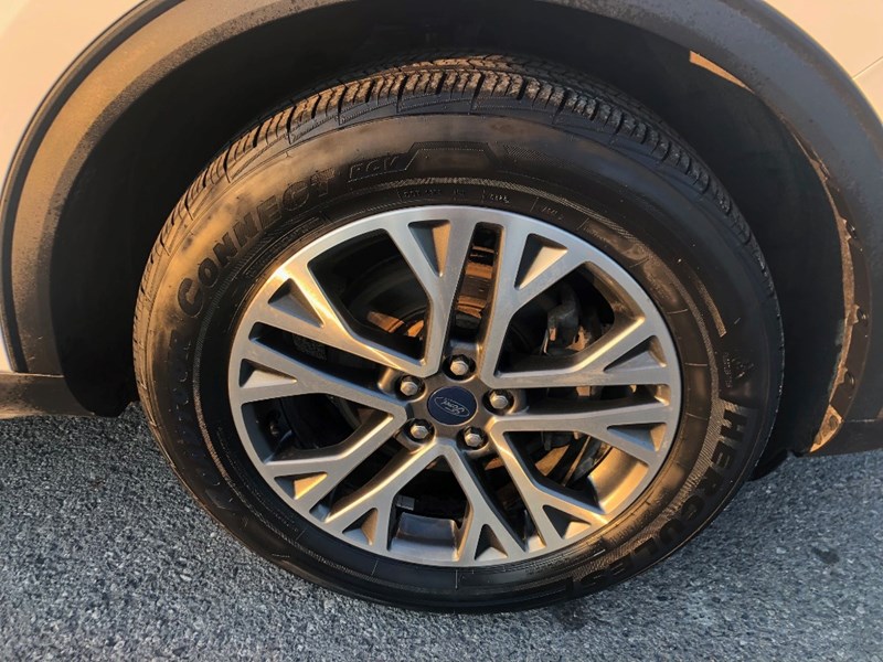 2021 Ford Escape SEL Hybrid AWD | 2 Sets of Wheels Included!