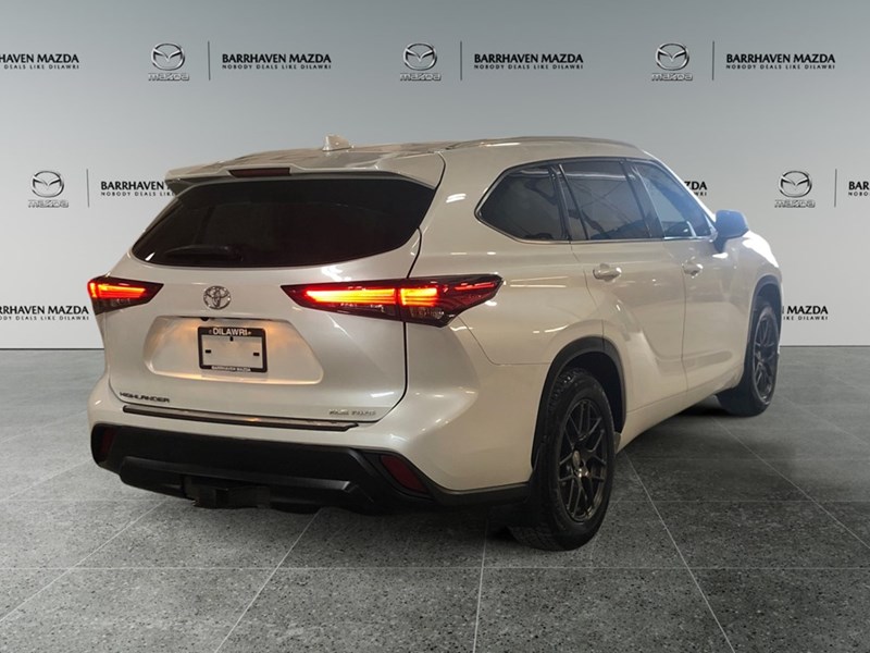 2022 Toyota Highlander XLE AWD - 2 Sets of Wheels Incl.