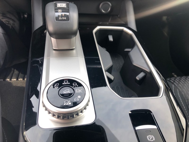 2025 Mitsubishi Outlander ES S-AWC | 7-Passenger