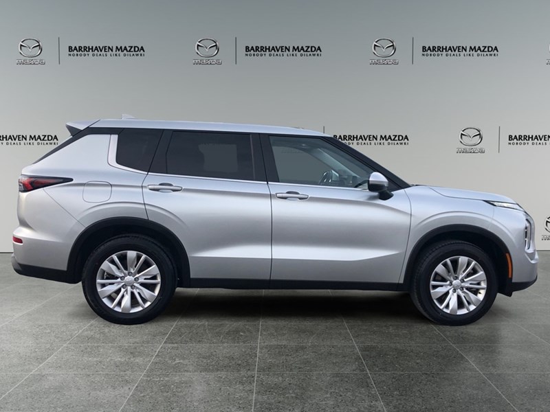 2025 Mitsubishi Outlander ES S-AWC | 7-Passenger