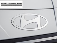 2025 Hyundai Elantra HEV Luxury DCT