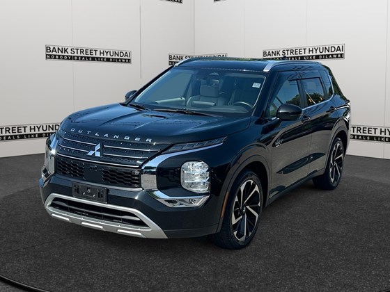 2023 Mitsubishi Outlander Plug-In Hybrid LE