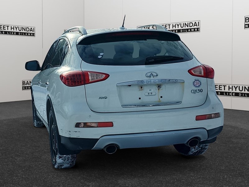 2016 INFINITI QX50 AWD 4dr