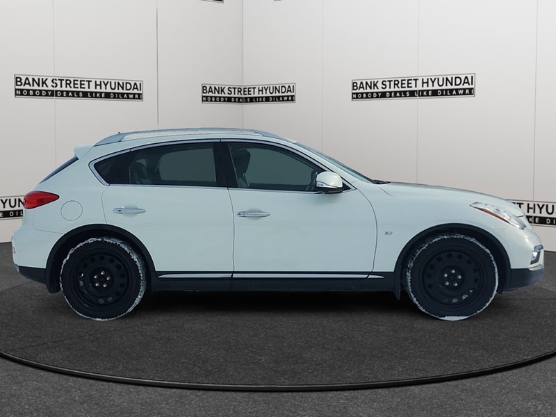 2016 INFINITI QX50 AWD 4dr