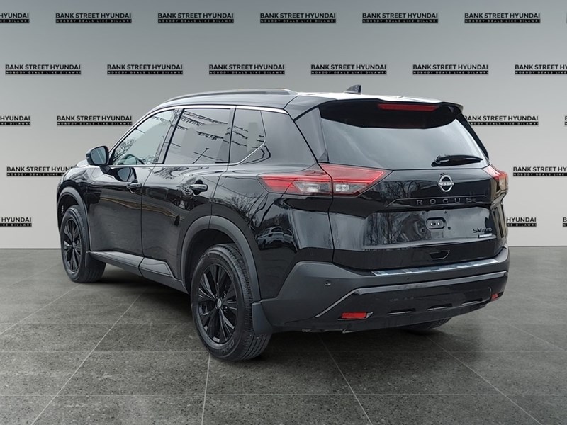 2023 Nissan Rogue AWD SV Midnight Edition