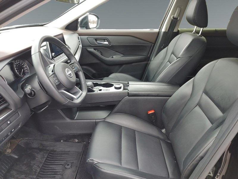 2023 Nissan Rogue AWD SV Midnight Edition