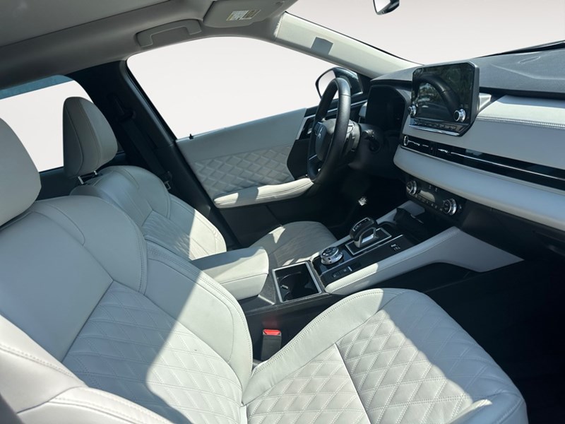 2023 Mitsubishi Outlander Plug-In Hybrid LE S-AWC