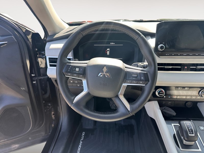 2023 Mitsubishi Outlander Plug-In Hybrid LE S-AWC