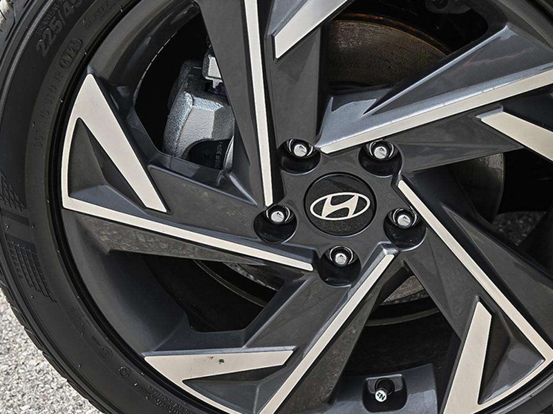 2026 Hyundai Elantra HEV Luxury Sedan