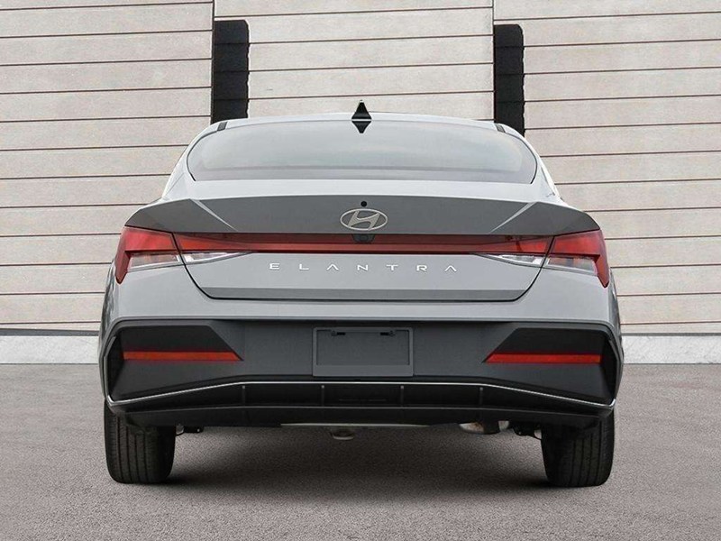 2026 Hyundai Elantra Preferred IVT