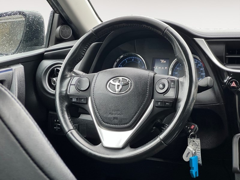 2019 Toyota Corolla SE Manual