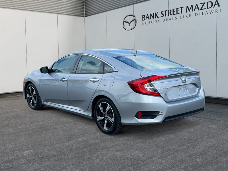 2018 Honda Civic Touring CVT