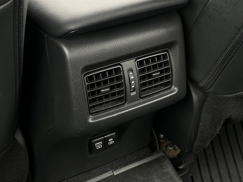 2025 Toyota Camry SE Hybrid - One Owner - Clean CarFax