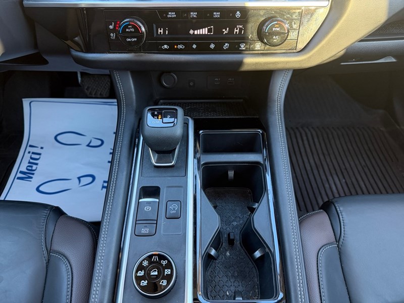 2023 Nissan Pathfinder Platinum 4WD