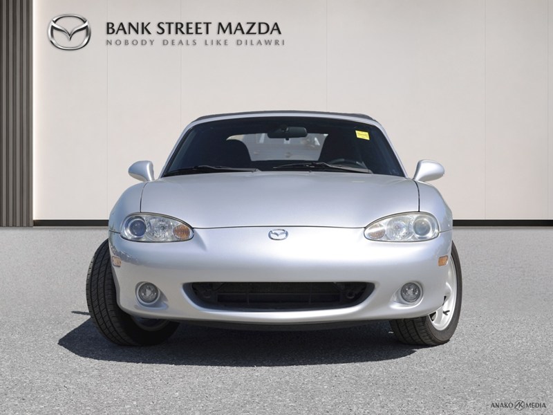 2002 Mazda MX-5 Miata Auto - Inc. 2 Year / 40,000 KM Powertrain Warranty