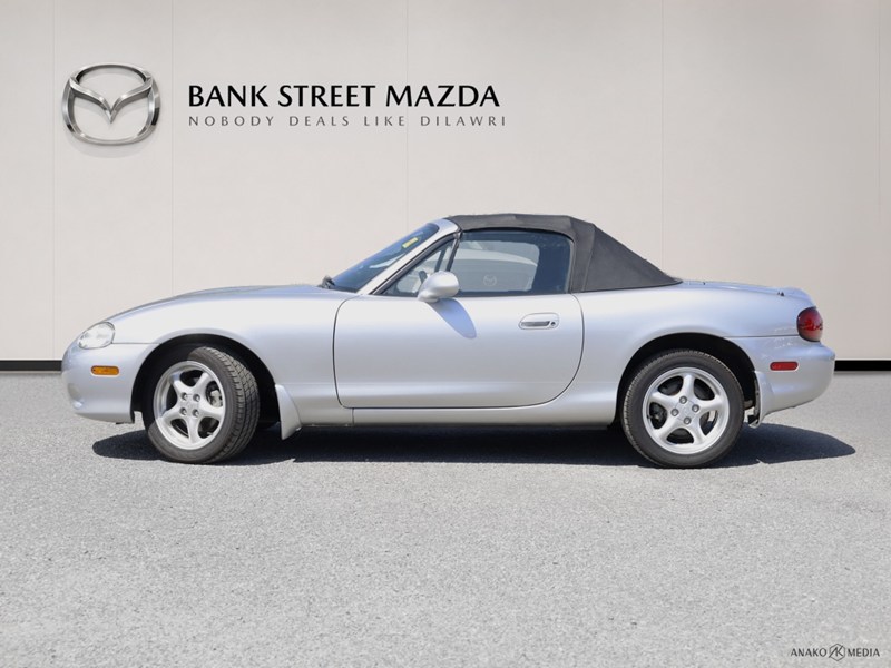 2002 Mazda MX-5 Miata Auto - Inc. 2 Year / 40,000 KM Powertrain Warranty