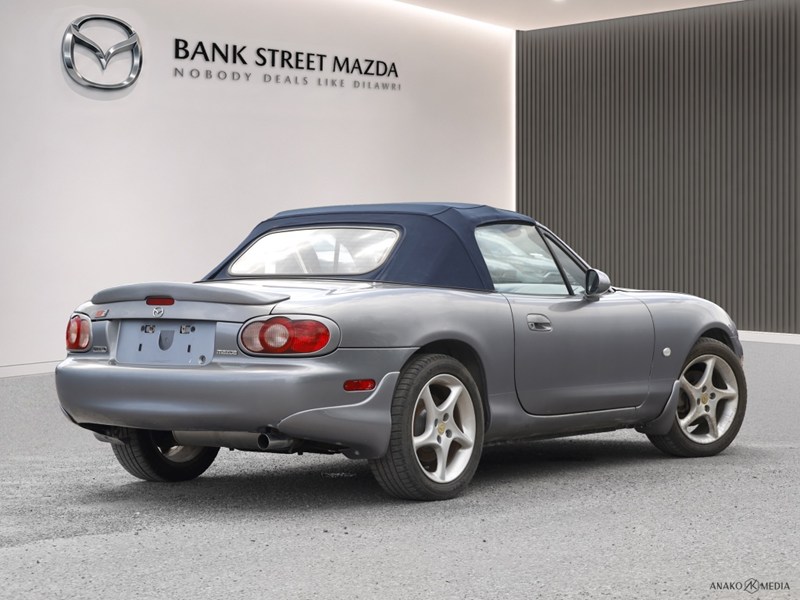 2003 Mazda MX-5 Miata Shinsen Edition - Inc. 2 Year / 40,000 KM Powertrain Warranty