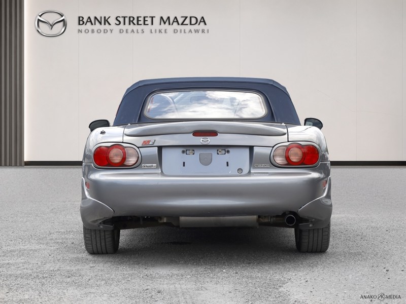 2003 Mazda MX-5 Miata Shinsen Edition - Inc. 2 Year / 40,000 KM Powertrain Warranty