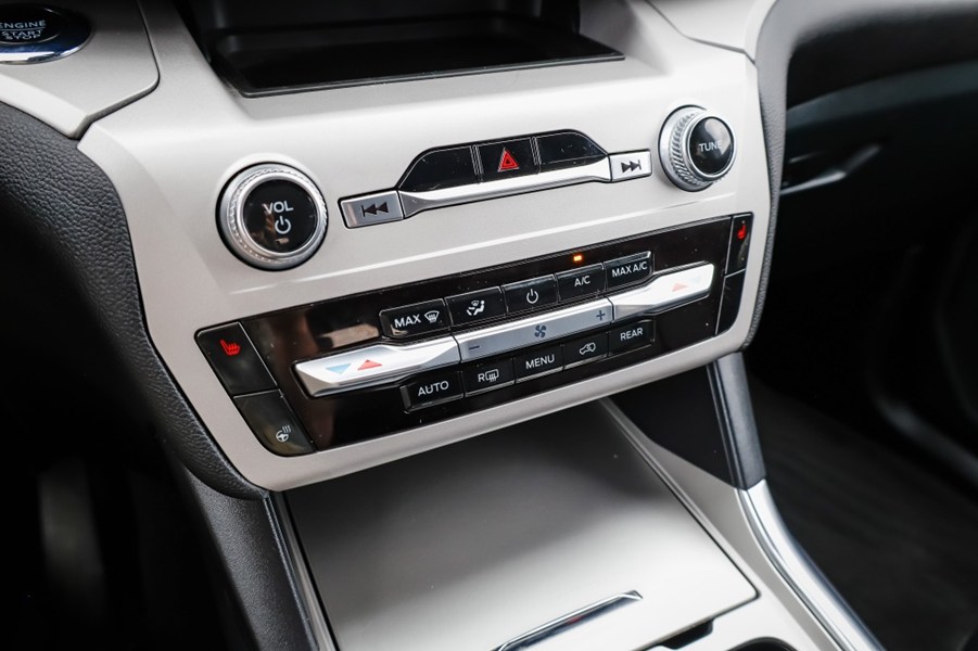 2023 Ford Explorer XLT 4WD