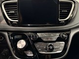 2027 Chrysler Pacifica Select image 4