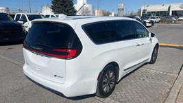 2022 Chrysler Pacifica Hybrid Limited | 360 CAMERA | REAR SEAT ENTERTAINMENT