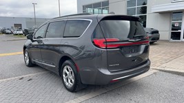 2022 Chrysler Pacifica Limited AWD