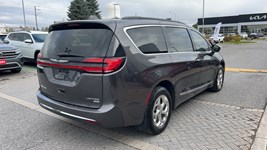 2022 Chrysler Pacifica Limited AWD