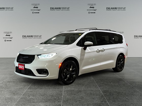 2023 Chrysler Pacifica Touring-L