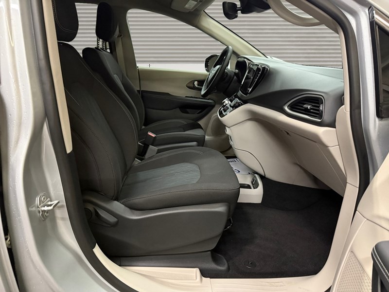 2024 Chrysler Grand Caravan SXT