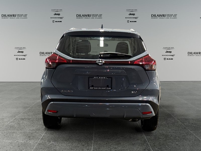 2021 Nissan Kicks SV FWD
