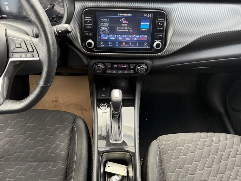 2021 Nissan Kicks SV FWD