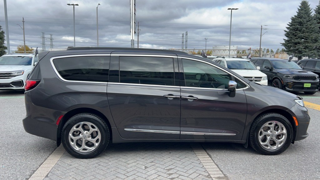 2022 Chrysler Pacifica Limited AWD