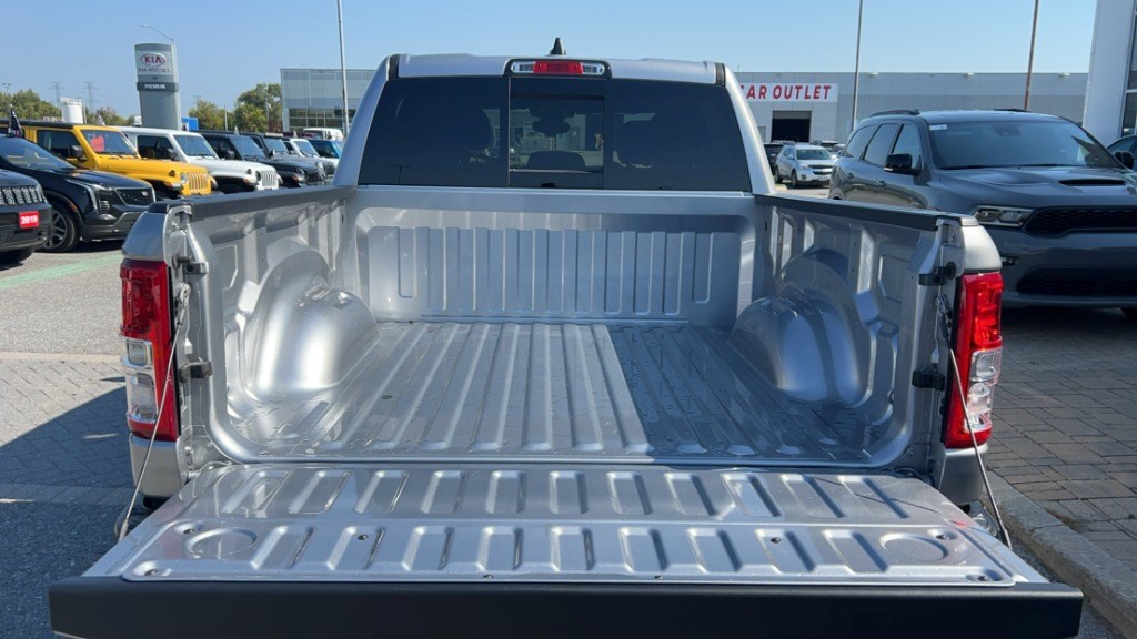 2022 RAM 1500 Tradesman 4x4 Crew Cab 5'7" Box