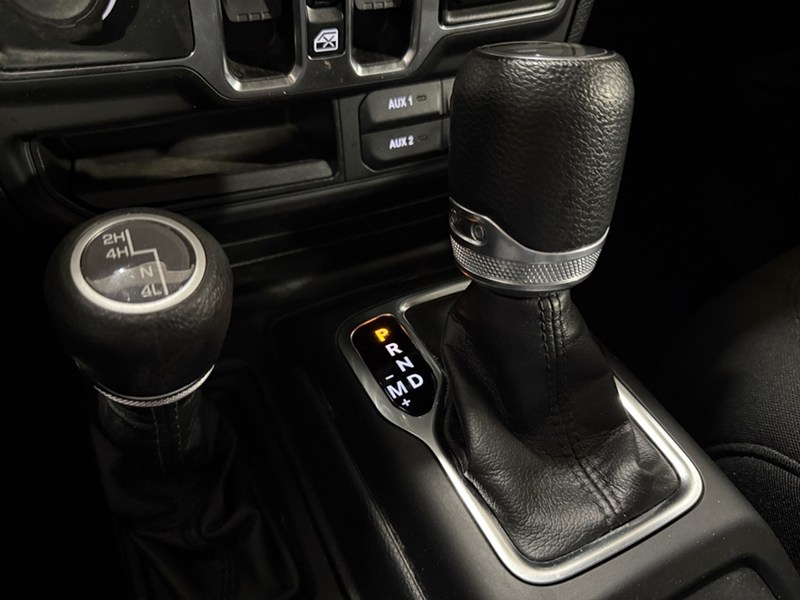 2023 Jeep Wrangler Sport Altitude WITH SOFT TOP !