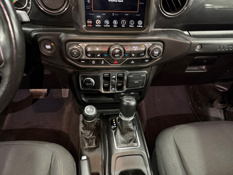 2023 Jeep Wrangler Sport Altitude WITH SOFT TOP !