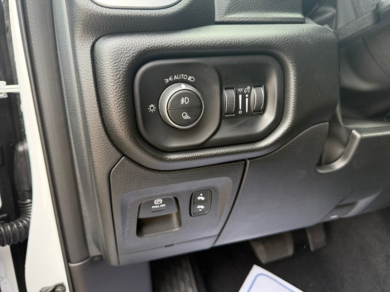 2025 RAM 1500 Big Horn 4x4 Crew Cab 5'7" Box