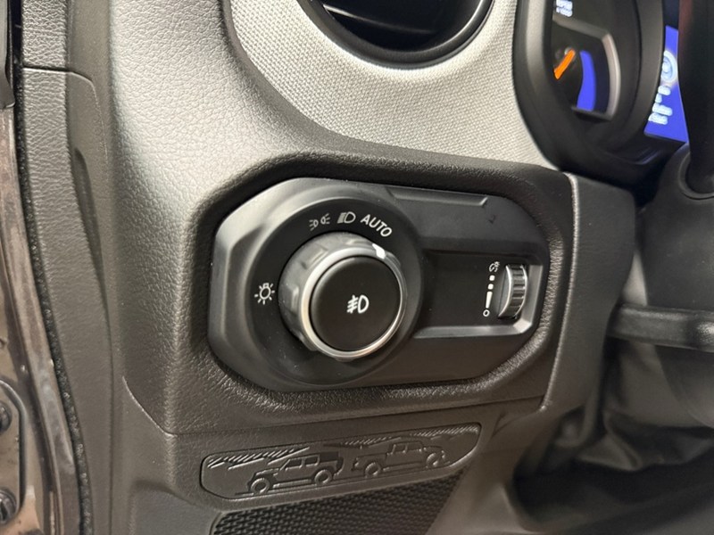 2025 Jeep Wrangler Willys 4 Door 4x4