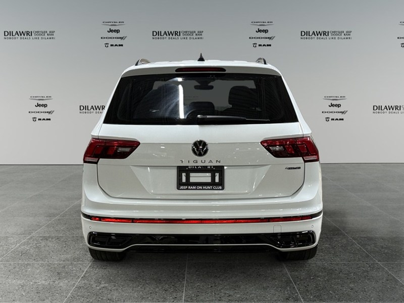 2023 Volkswagen Tiguan Comfortline R-Line Black Edition 4MOTION