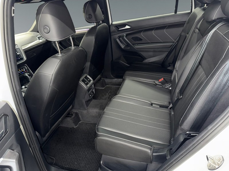 2023 Volkswagen Tiguan Comfortline R-Line Black Edition 4MOTION