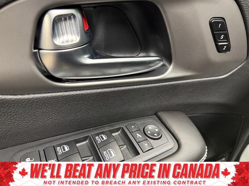 2027 Chrysler Pacifica Limited AWD