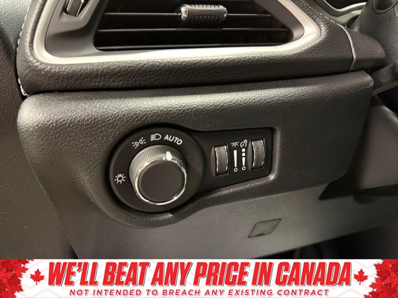 2027 Chrysler Pacifica Limited AWD