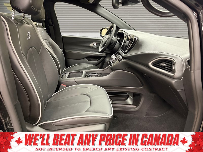 2027 Chrysler Pacifica Limited AWD