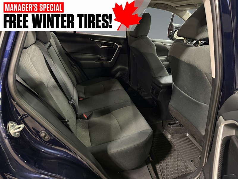 2019 Toyota RAV4 AWD XLE WITH TWO SETS OF TIRES