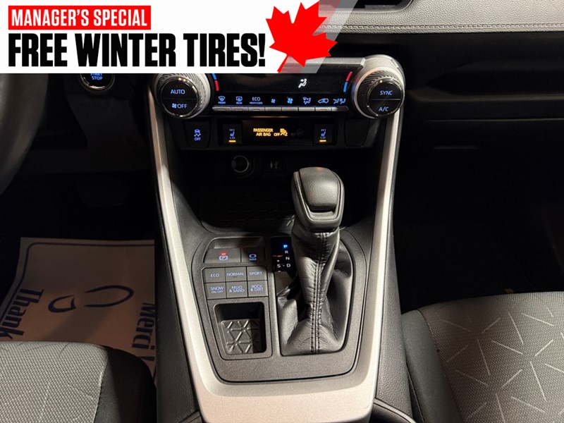 2019 Toyota RAV4 AWD XLE WITH TWO SETS OF TIRES