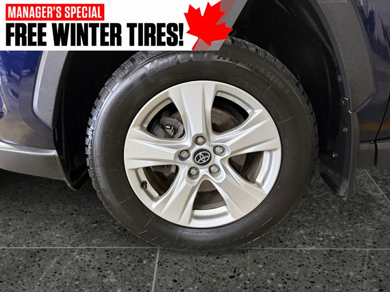 2019 Toyota RAV4 AWD XLE WITH TWO SETS OF TIRES