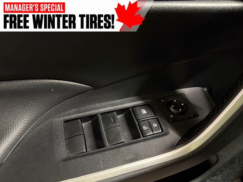 2019 Toyota RAV4 AWD XLE WITH TWO SETS OF TIRES