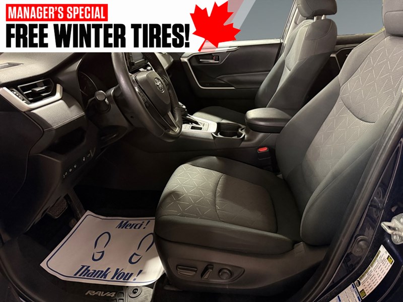 2019 Toyota RAV4 AWD XLE WITH TWO SETS OF TIRES