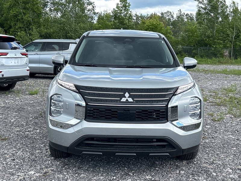 2024 Mitsubishi Outlander ES S-AWC